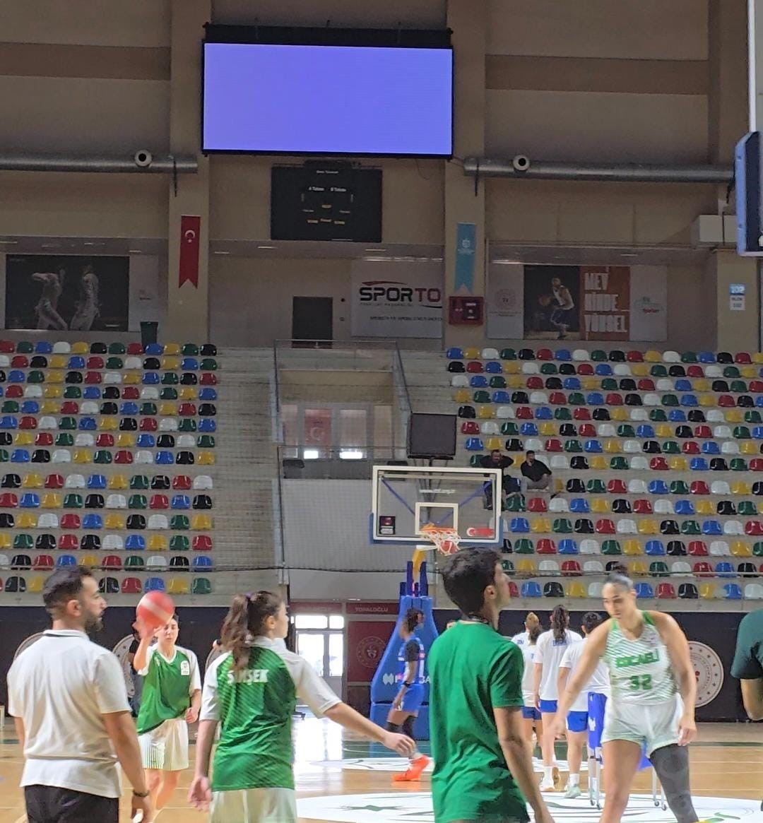 Kocaeli Kadın Basketbol - Dardanel Çanakkale Belediyespor maçı yarım saate yakın durdu
