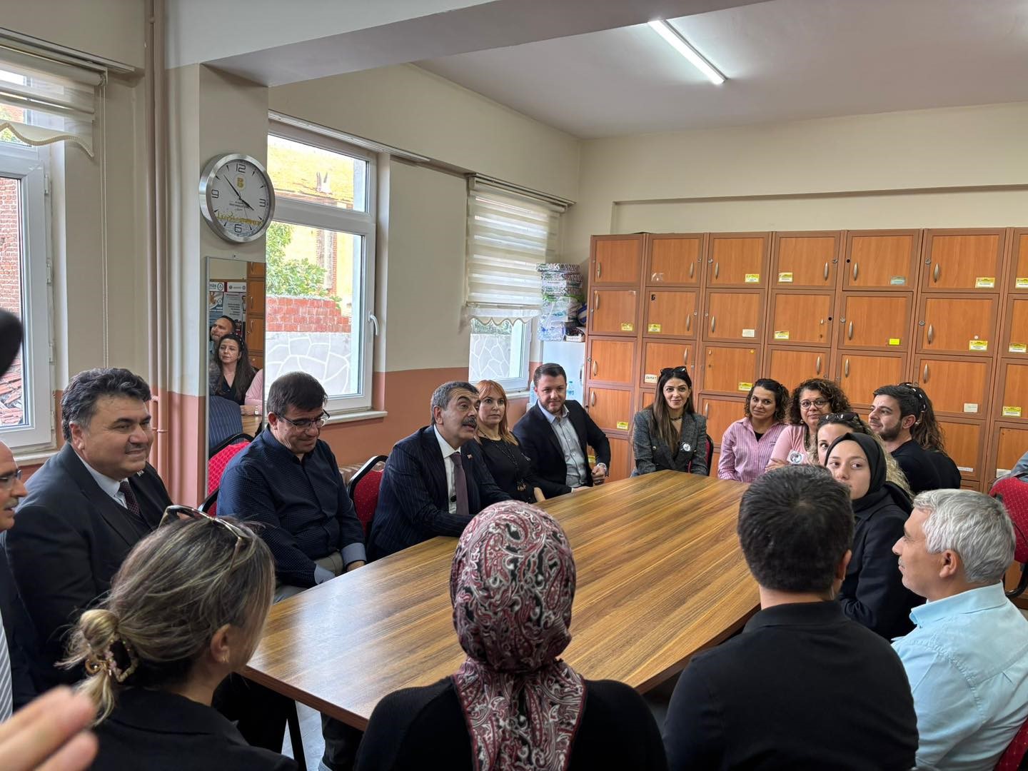 Milli Eğitim Bakanı Tekin, Havran’a sürpriz ziyaret gerçekleştirdi
