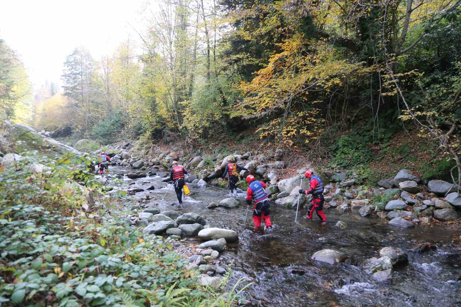Kayıp anne ve oğlunu arama çalışmaları devam ediyor