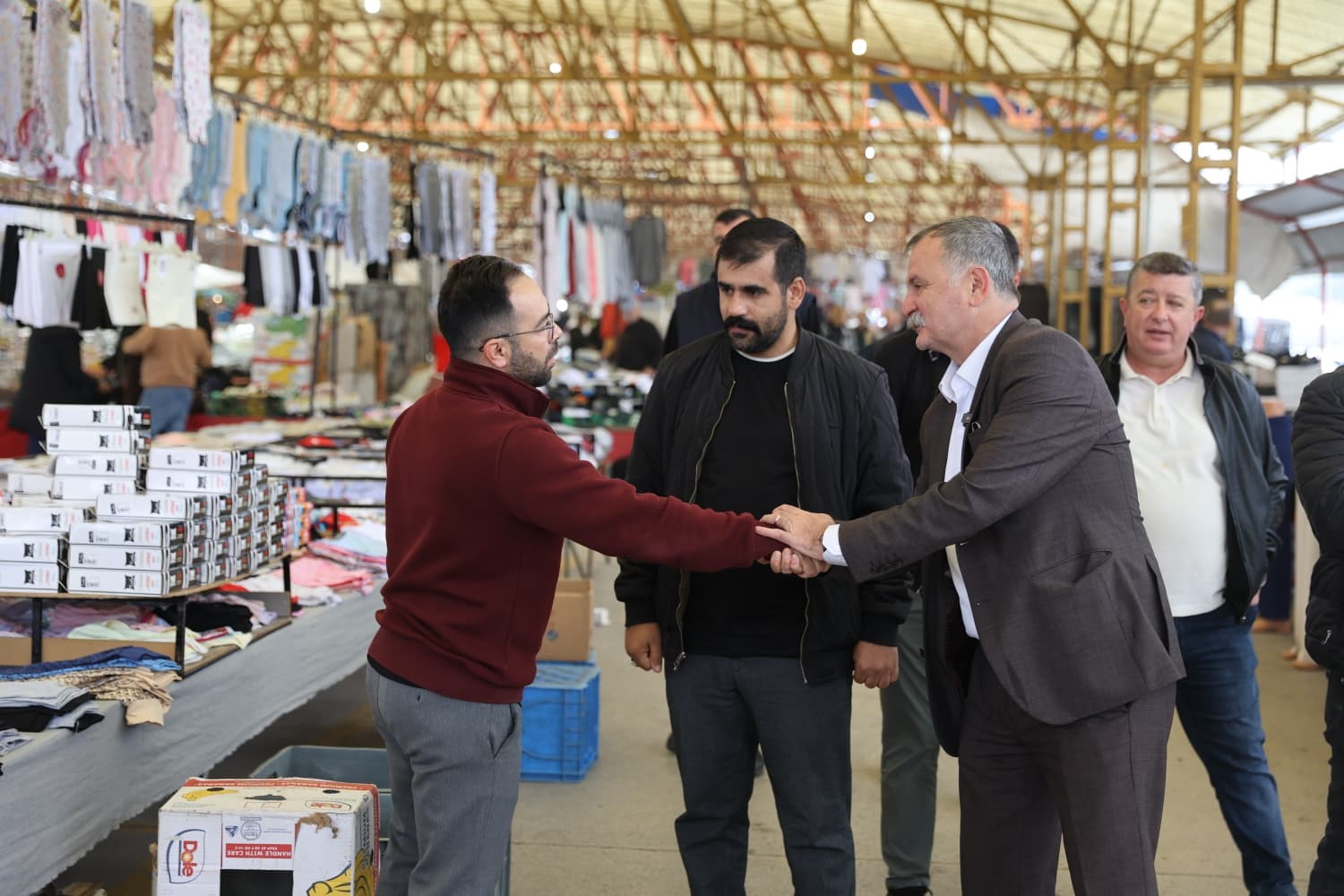 Başkan Balaban Laleli’de pazarcılarla buluştu
