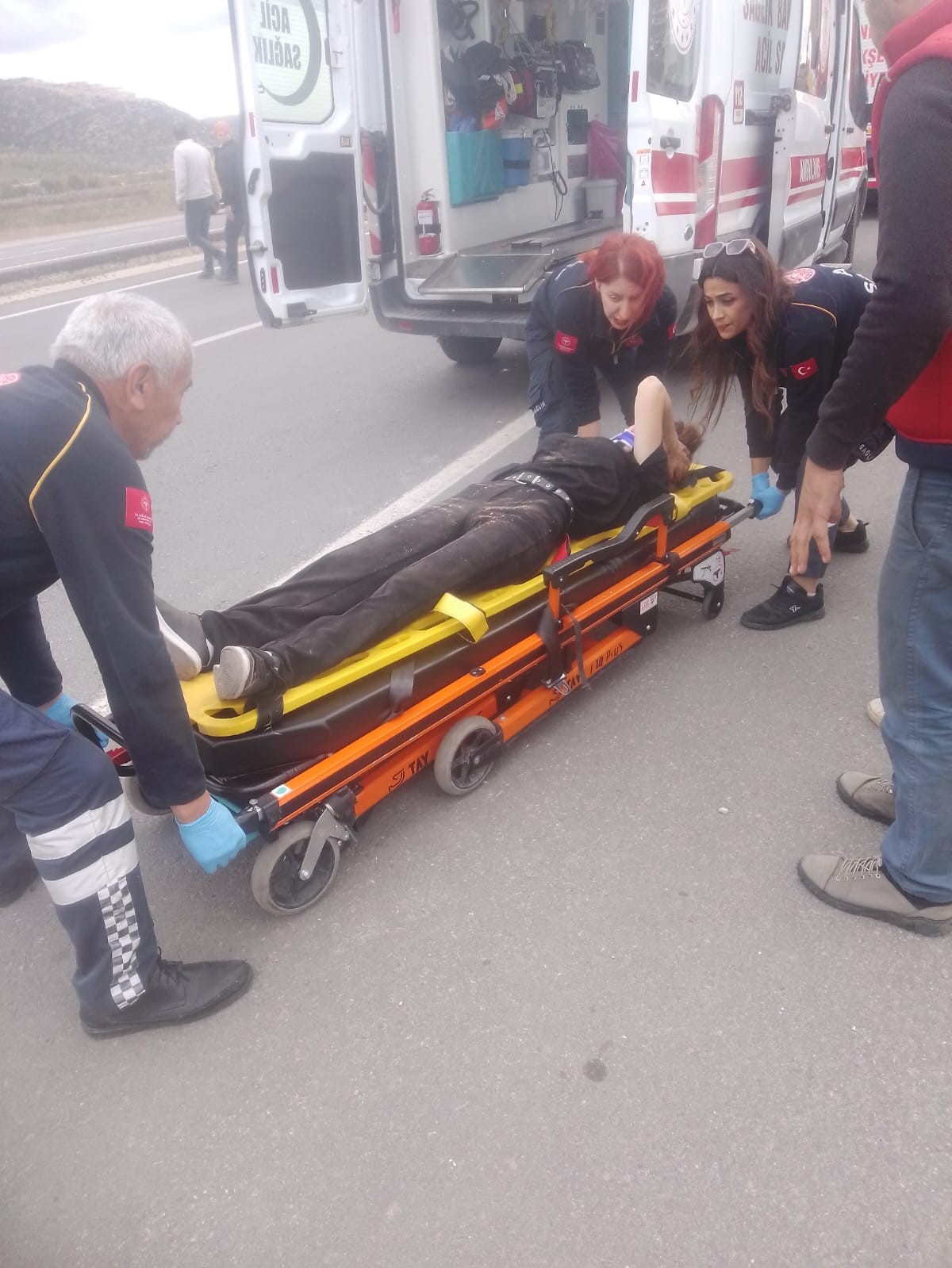 Hurdaya d&ouml;nen ara&ccedil;tan yaralı kurtuldu
