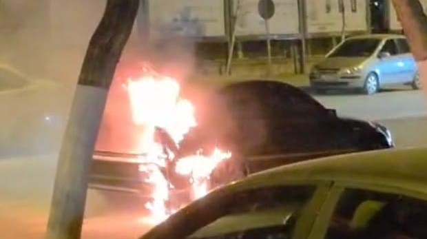 Malatya’da seyir halindeki otomobilde yangın