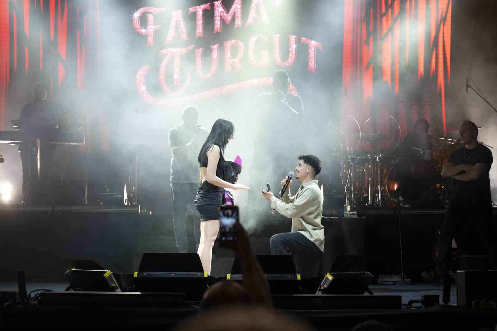 4. Uluslararası Tarsus Festivalinde Fatma Turgut rüzgarı