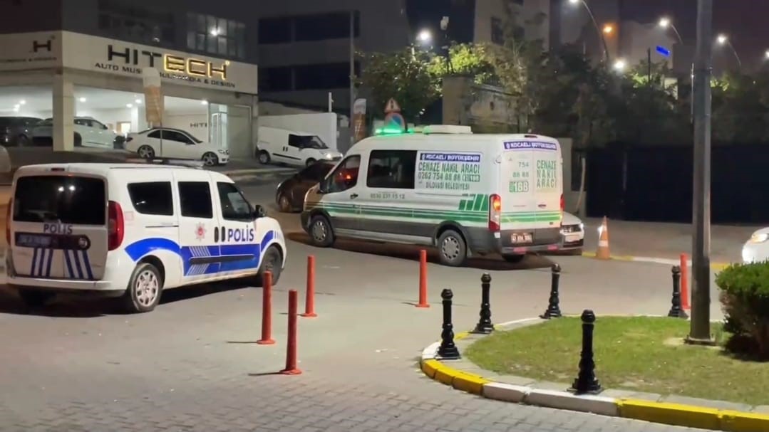 Kocaeli’ndeki yangında hayatını kaybedenlerin cenazeleri teslim alındı