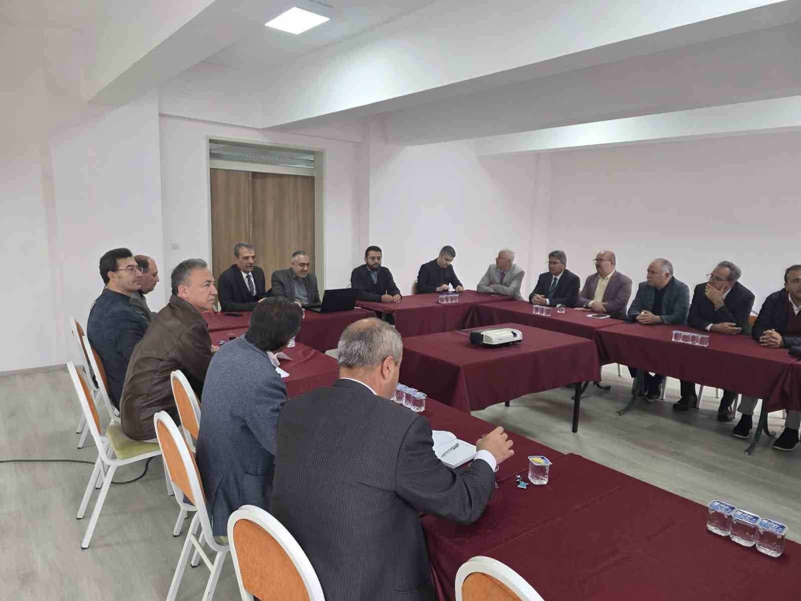 Kütahya’da özel proje uygulayan okullar değerlendirme toplantısında bir araya geldi