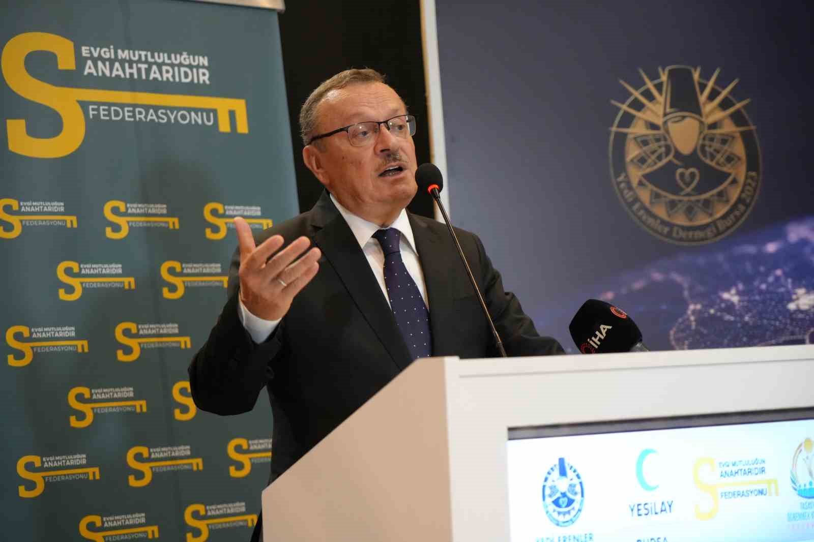 Bağımlılık tehlikesi ve mutlu ailenin sırları Bursalılara anlatıldı