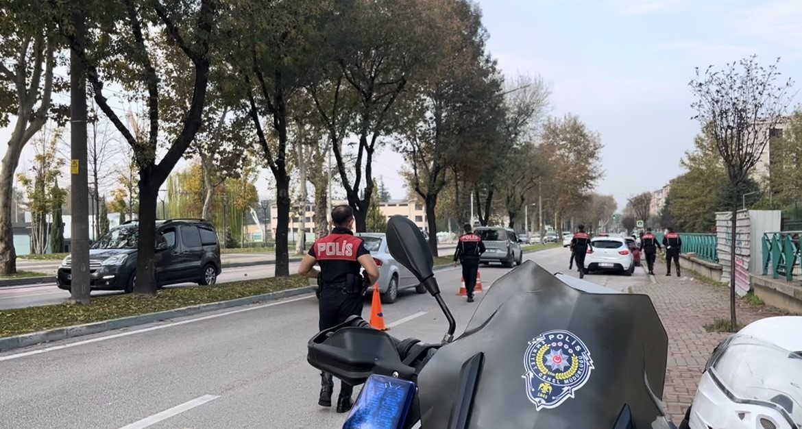 Bursa’da ’huzur’ uygulamasında bir şüpheliden av tüfeği çıktı
