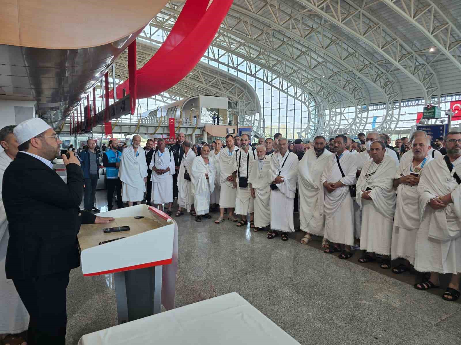 Erzincan’dan 193 umreci dualarla uğurlandı