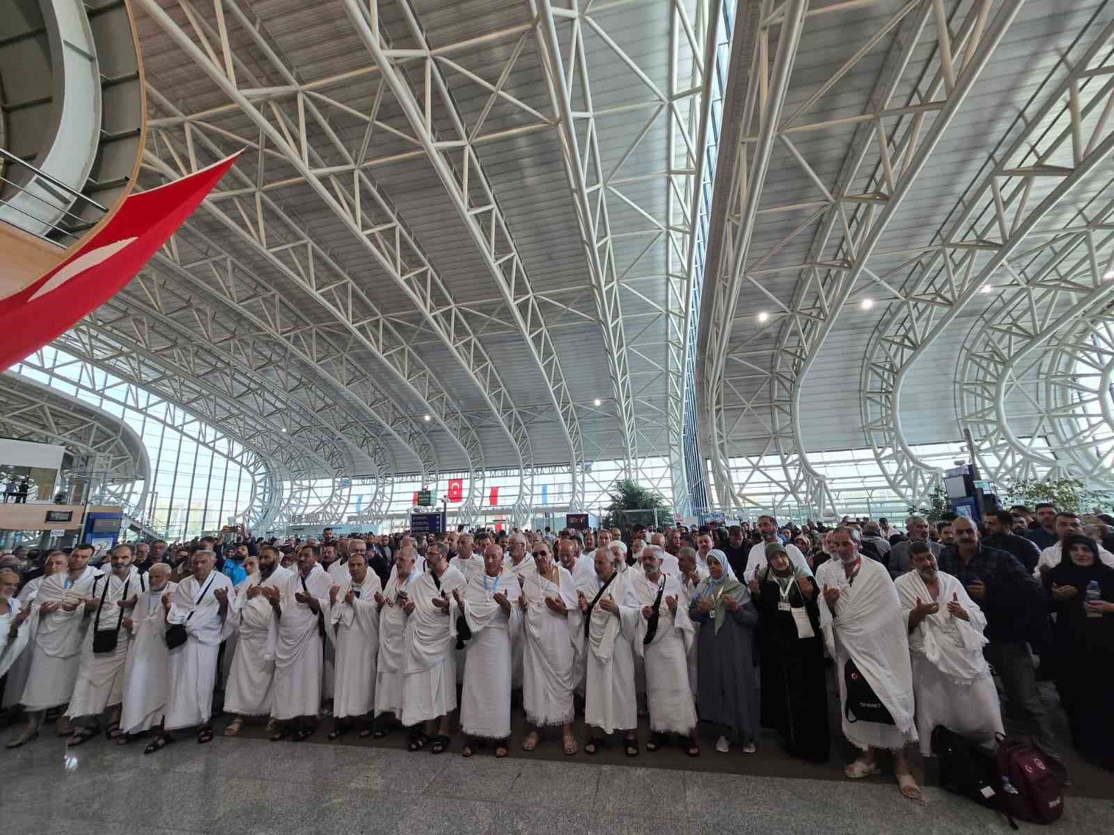 Erzincan’dan 193 umreci dualarla uğurlandı