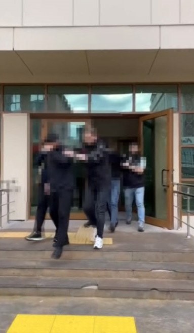 AVM’lerde kıyafet deneme bahanesiyle 1 milyon liralık vurgun: Nefes kesen operasyon kamerada
