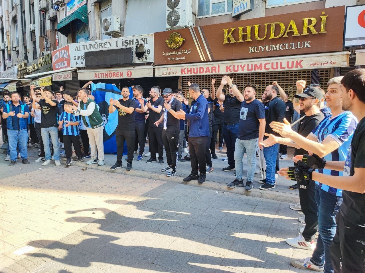Adana Demirspor tribün lideri Sercan Ergücü: "Takım iyiyken herkes bizim yanımızdaydı"