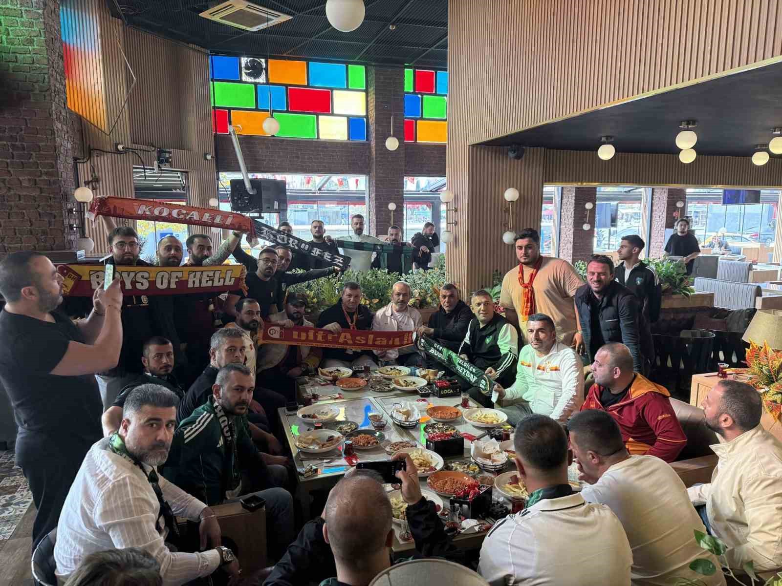 Kocaelispor ile Galatasaray tribün liderleri maç öncesi buluştu
