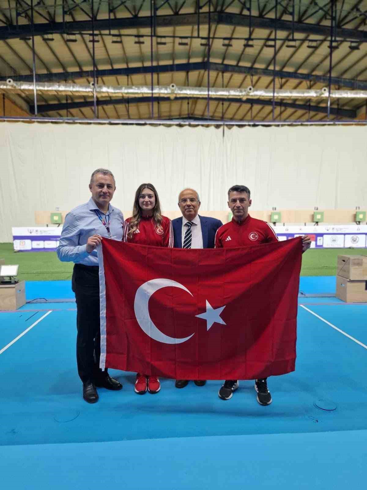 Havalı tüfek karışık takımından tarihi madalya
