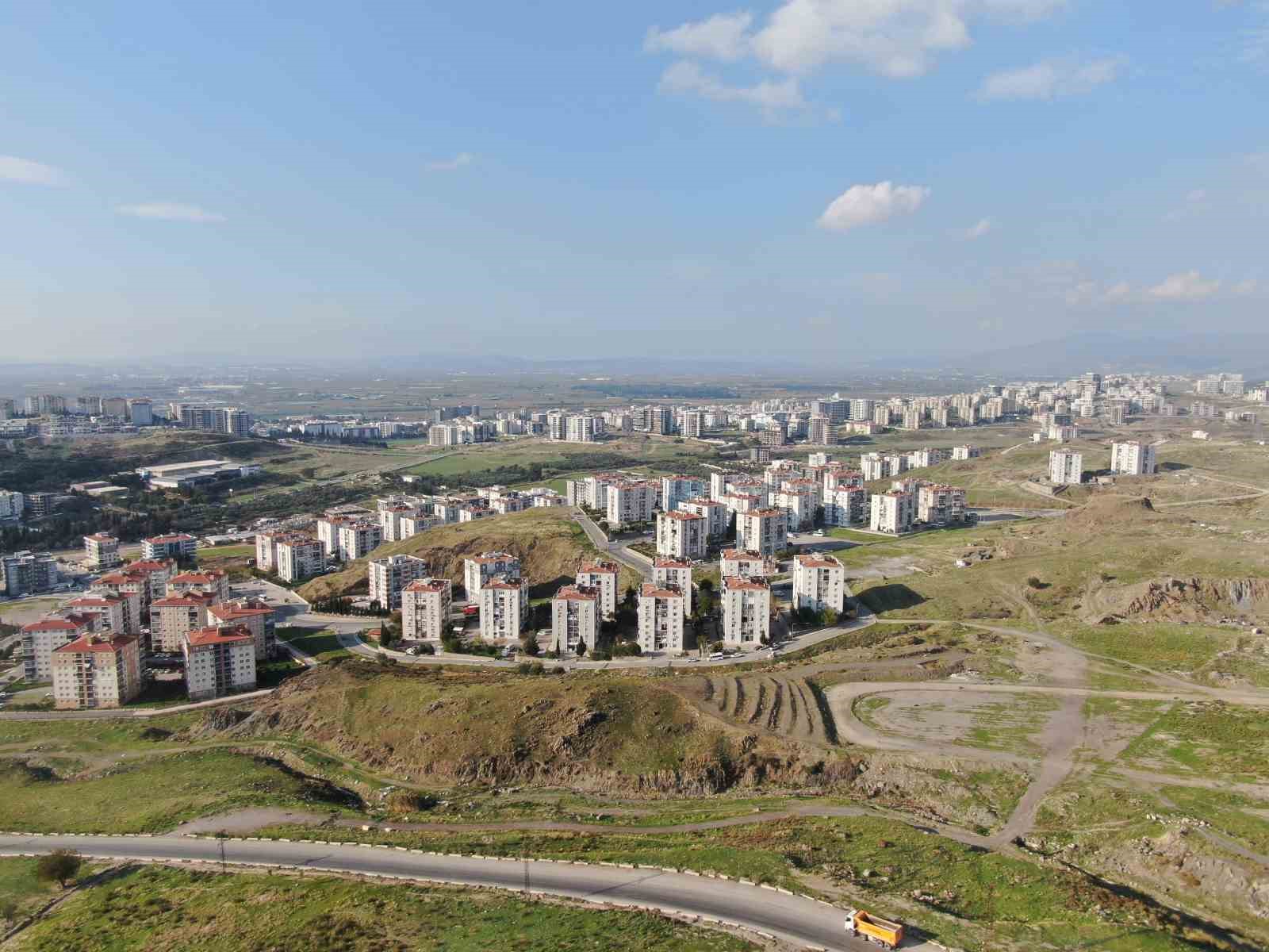 Harmandalı halkı Katı Atık Bertaraf Tesisi &ouml;n&uuml;nde n&ouml;bet tutuyor
