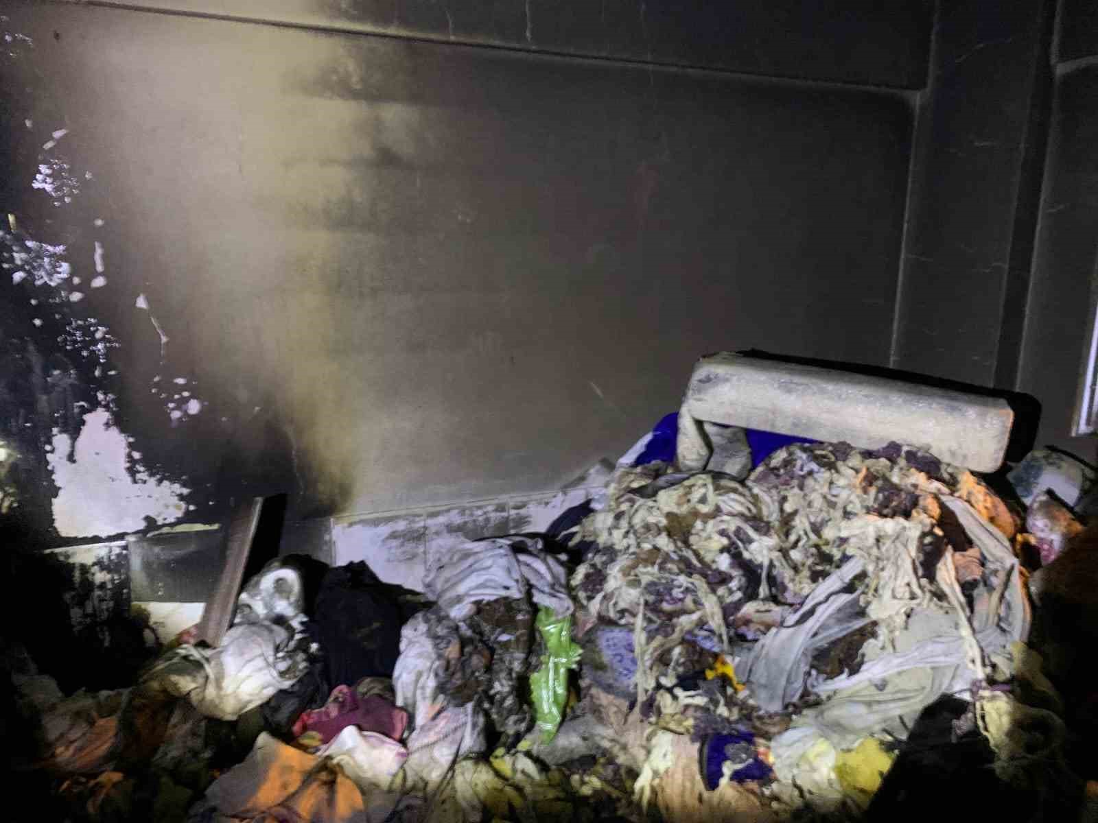 Hakkari&rsquo;de korkutan yangın
