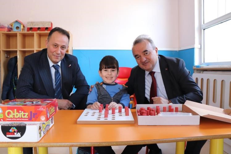 Boz&uuml;y&uuml;k&rsquo;te Kaymakam ve Milli Eğitim M&uuml;d&uuml;r&uuml;nden okul ziyaretleri
