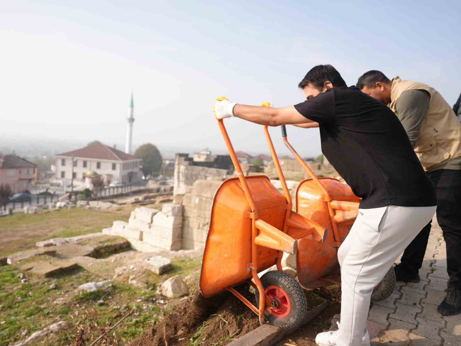 Tarihin kalbi Konuralp&rsquo;te yeniden atıyor
