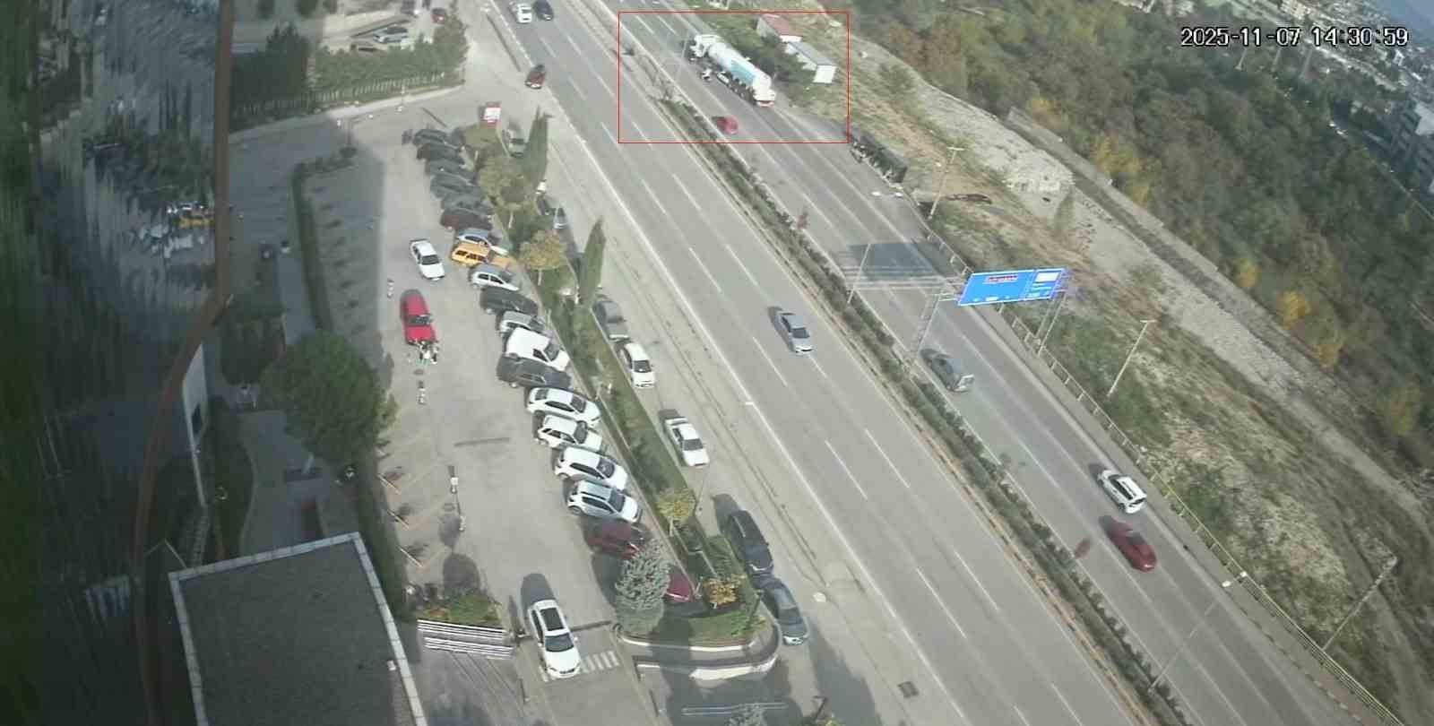 İki motosikletlinin yaralandığı kazada yeni güvenlik kamerası ortaya çıktı