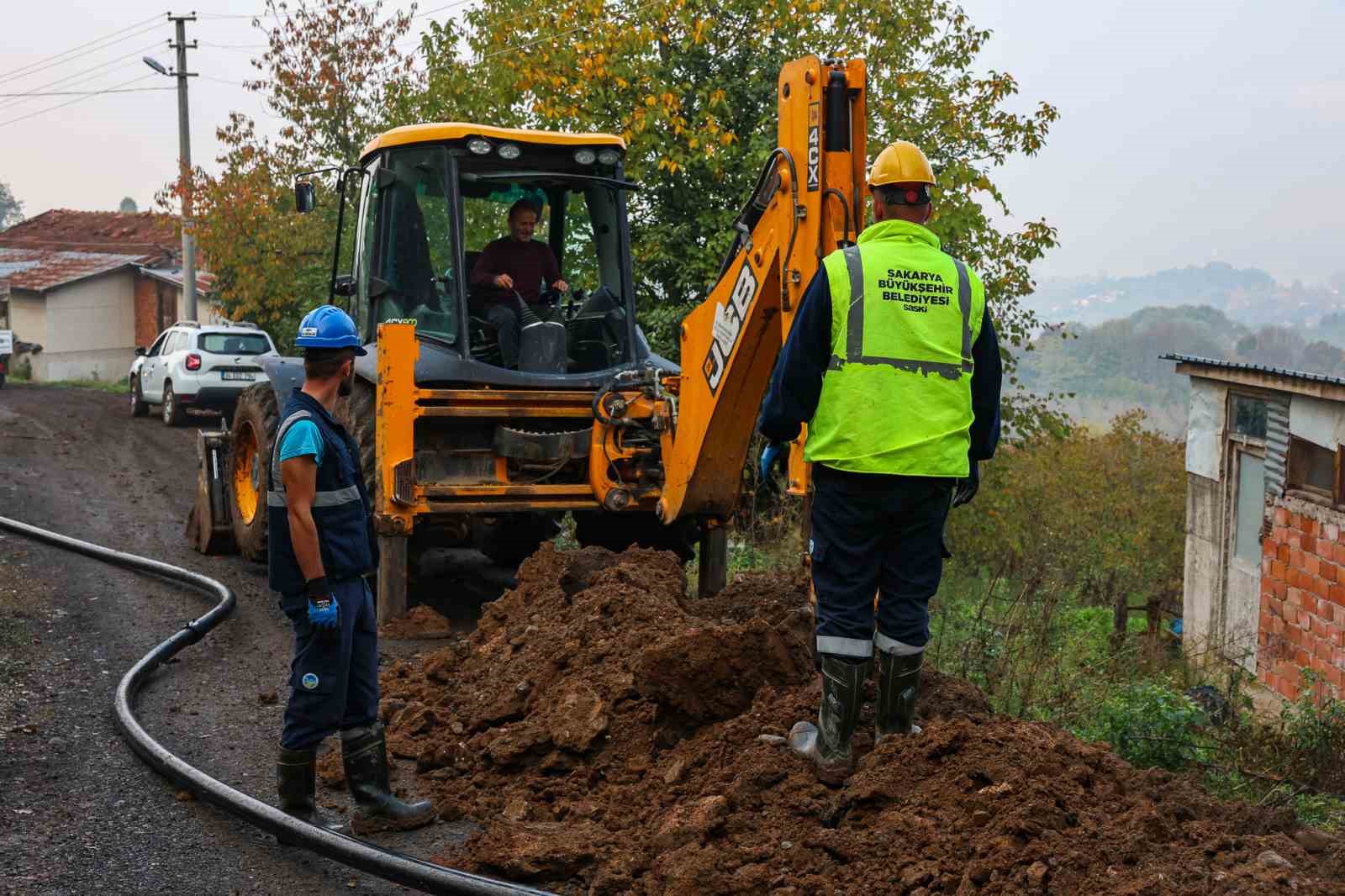 2 bin 800 metrelik hat ile Hendek Yarıca&rsquo;nın i&ccedil;me su geleceği teminat altında
