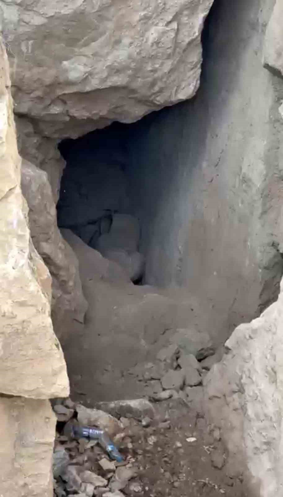 Kaçak kazı yapan 4 şahıs jandarmaya yakalandı