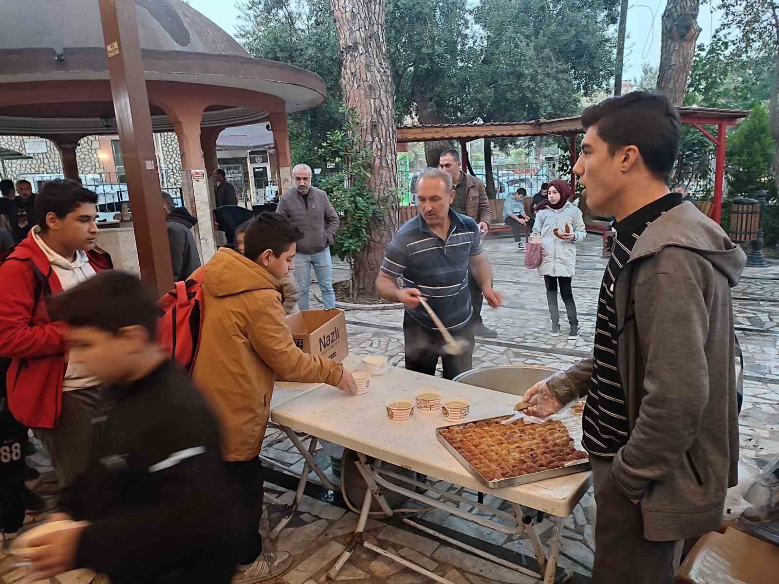 Sabah namazı sonrası sahaya &ccedil;ıktılar

