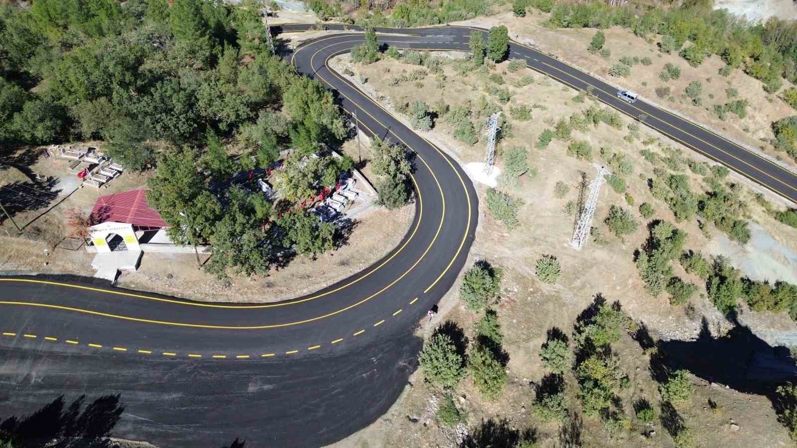 Siirt’te 23 bin 400 metrelik yolun çalışmaları tamamlandı