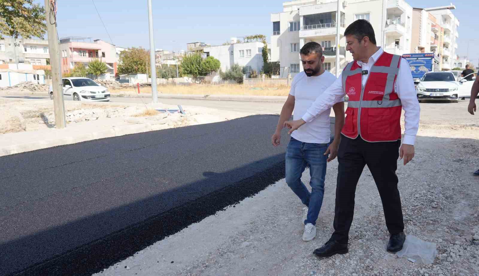 Adıyaman’da, yollar asfaltlanmaya devam ediliyor