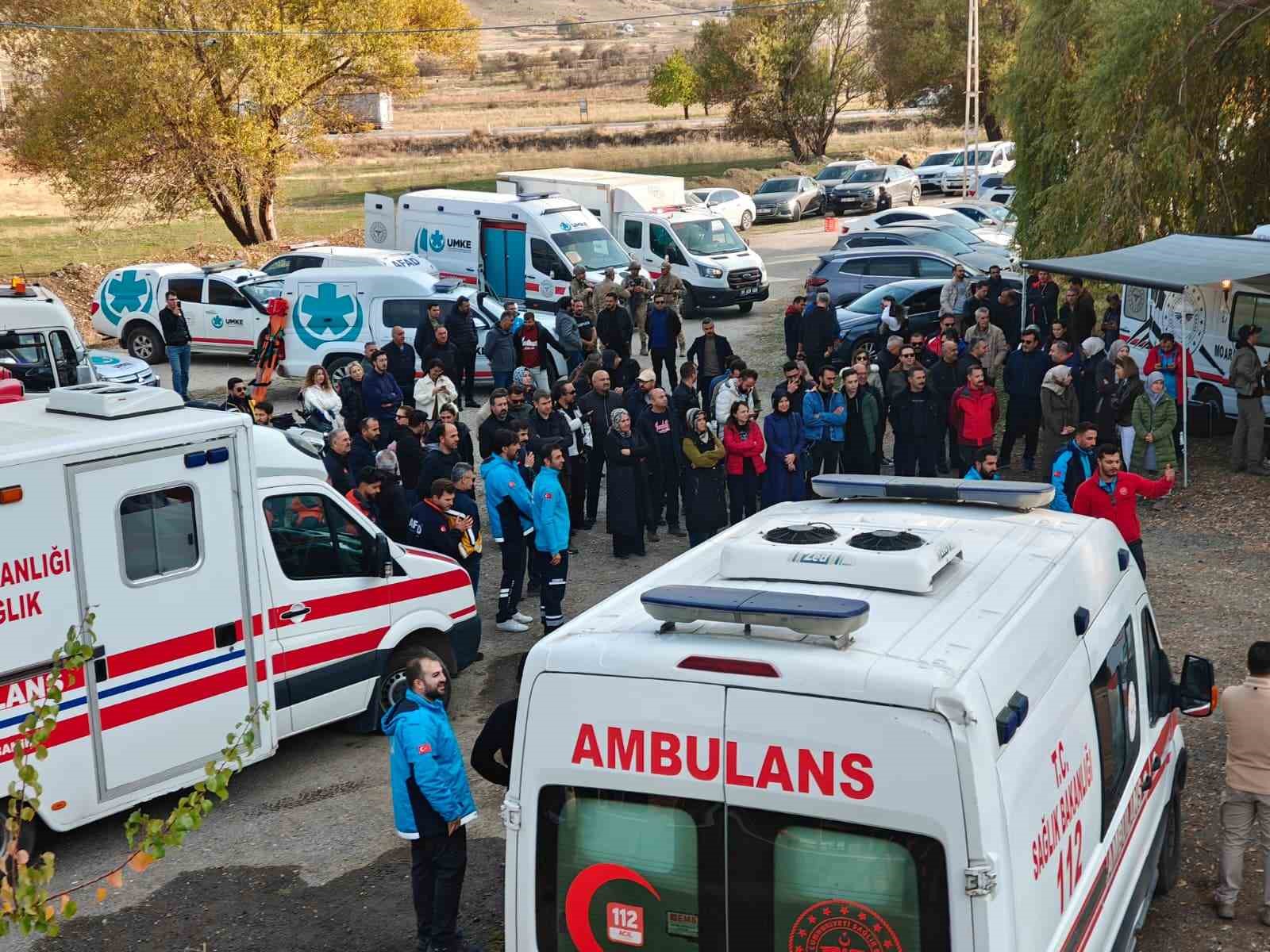 Van’da sağlık yöneticileri afet farkındalık kampında buluştu
