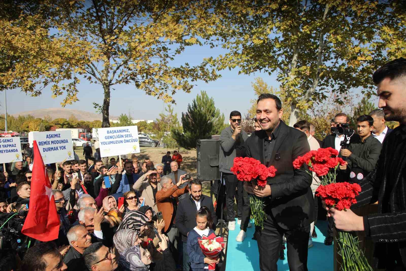 AK Parti İl Başkanı Selmanoğlu: "Elazığ’da yeni bir hizmet dönemini hep birlikte başlatacağız"