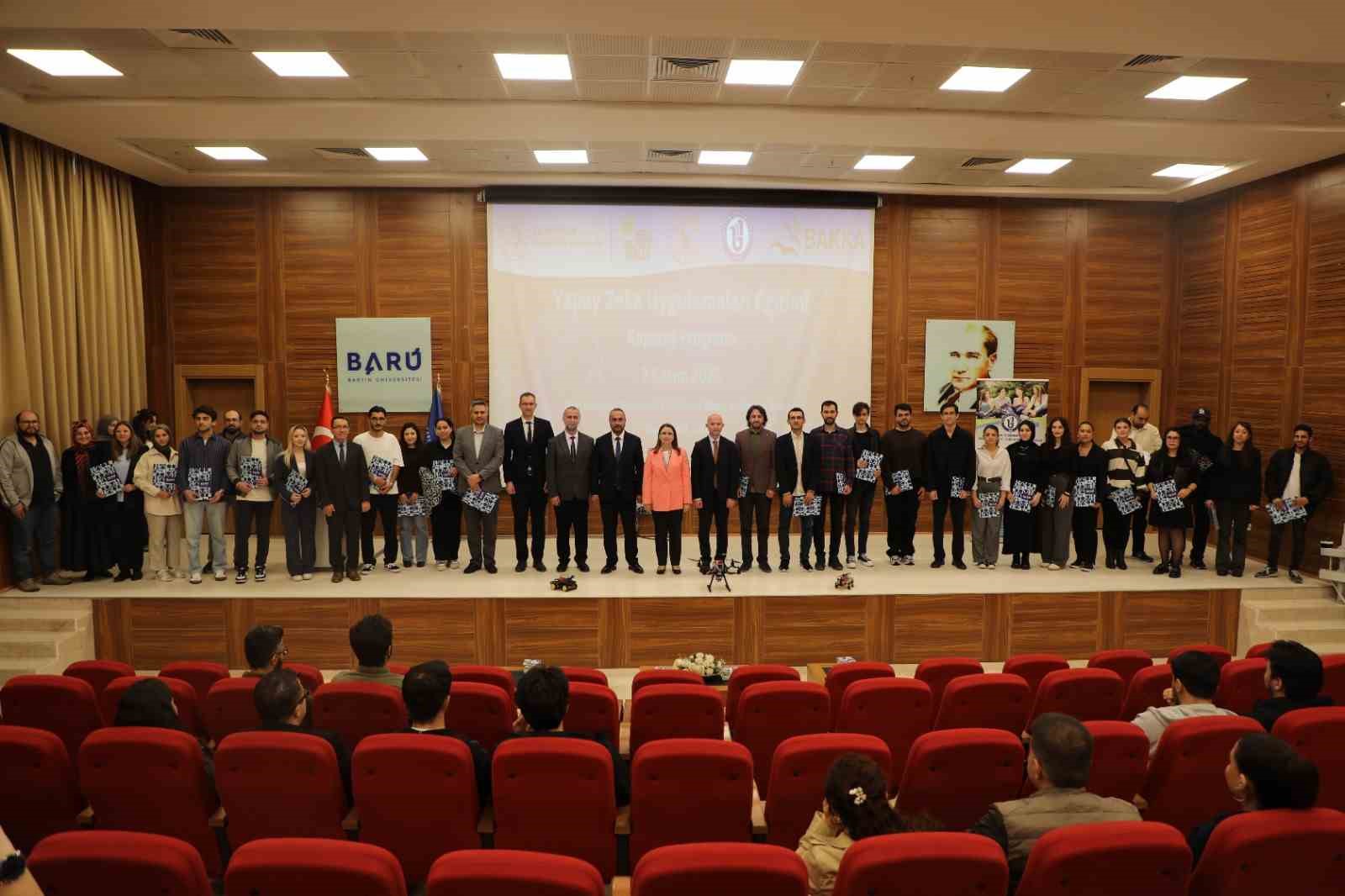 BARÜ yapay zekâ eğitimleriyle dijital dönüşüme katkı sunuyor
