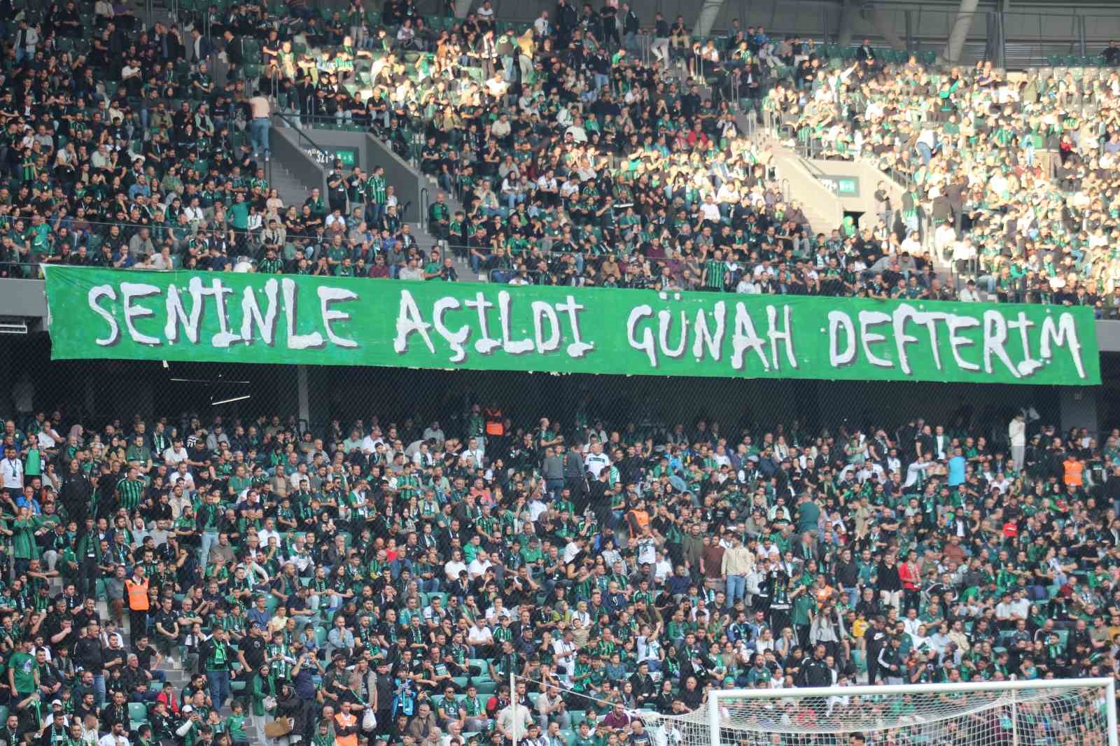 Kocaelispor- Galatasaray ma&ccedil;ını 32 bin 18 biletli seyirci izledi
