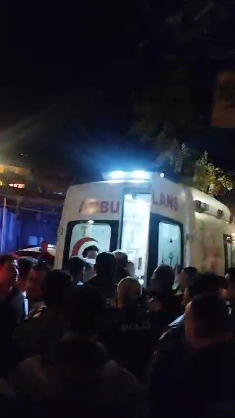 D&uuml;ğ&uuml;n hazırlığı yapan g&uuml;venlik&ccedil;iyi bı&ccedil;aklayarak &ouml;ld&uuml;ren zanlı tutuklandı
