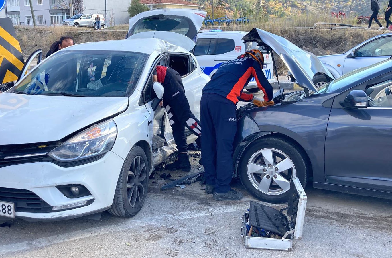 Karabük’te iki otomobil çarpıştı: 7 yaralı