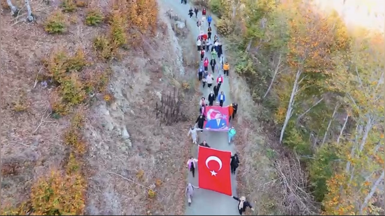 Osmaniye’de doğa severler Atatürk’ü yürüyüşle andı