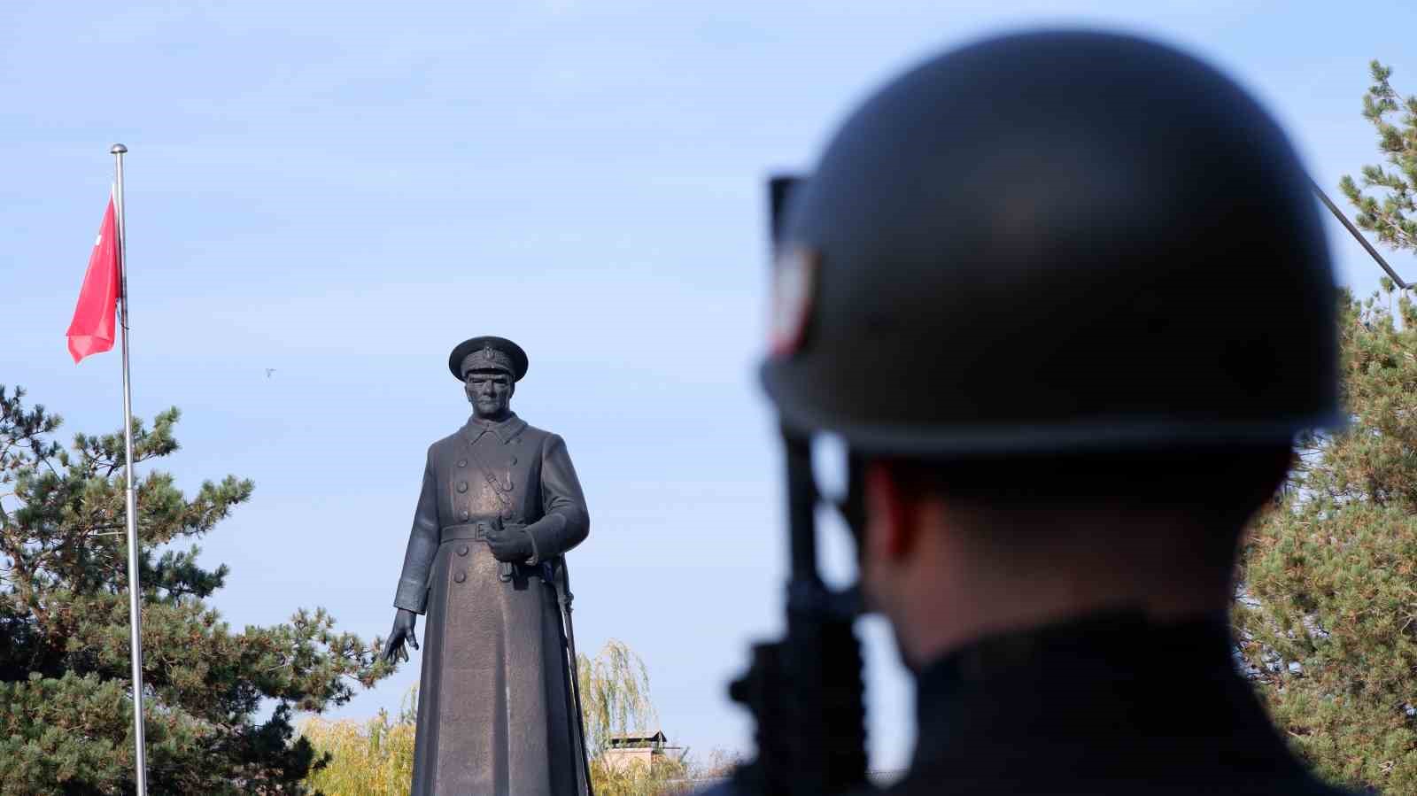 Erzurum’da 10 Kasım’da Atatürk saygıyla anıldı
