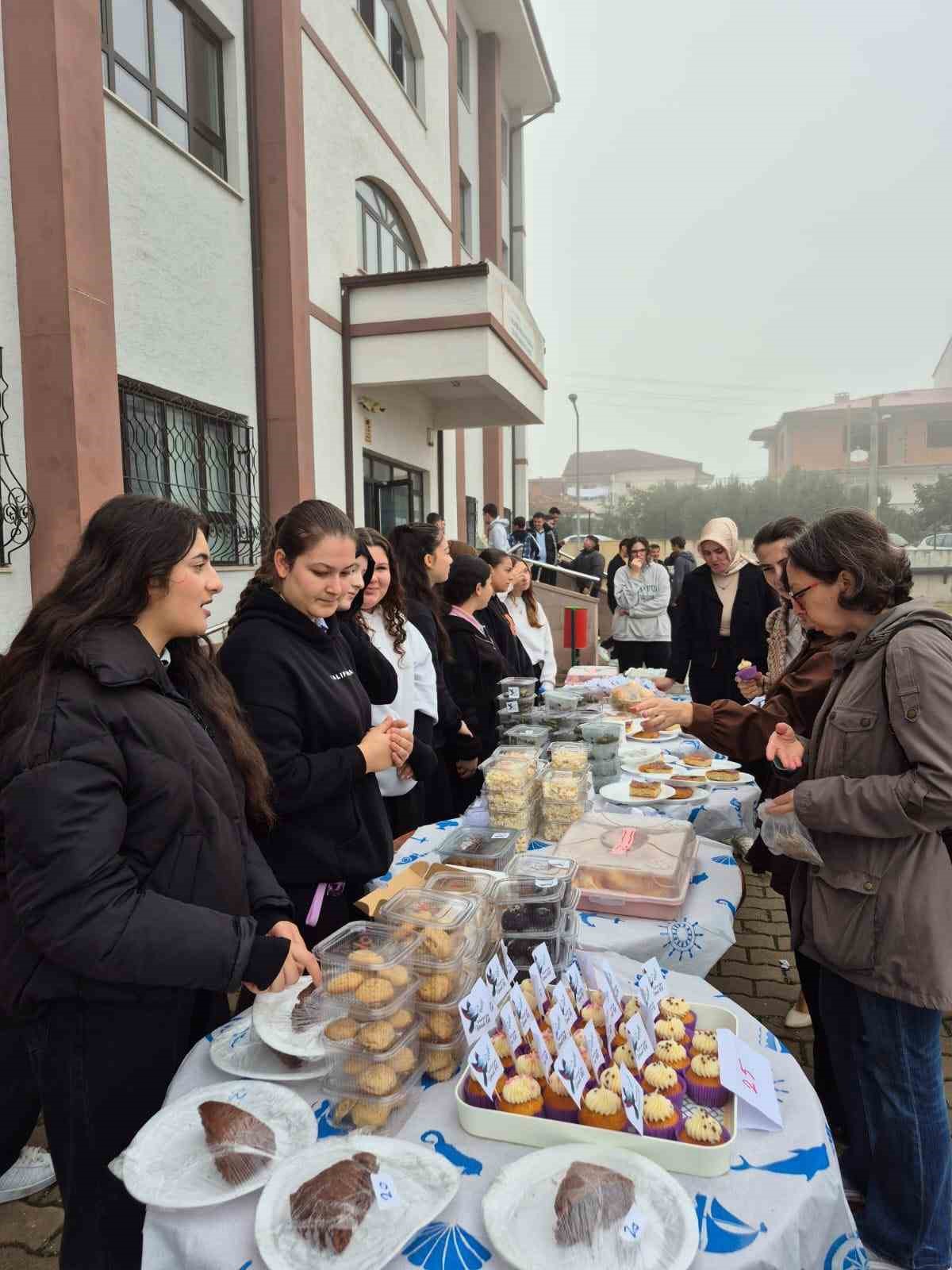 Gazze’ye 400 bin liralık destek