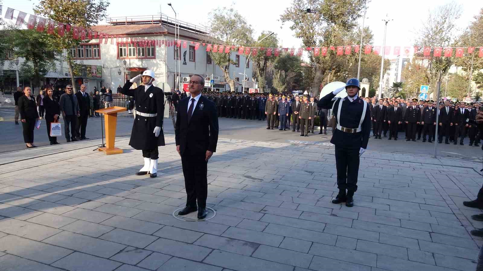 Malatya’da 10 Kasım Atatürk’ü anma töreni düzenlendi