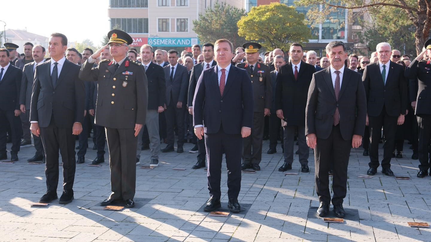 Erzincan’da 10 Kasım Atatürk’ü Anma Günü