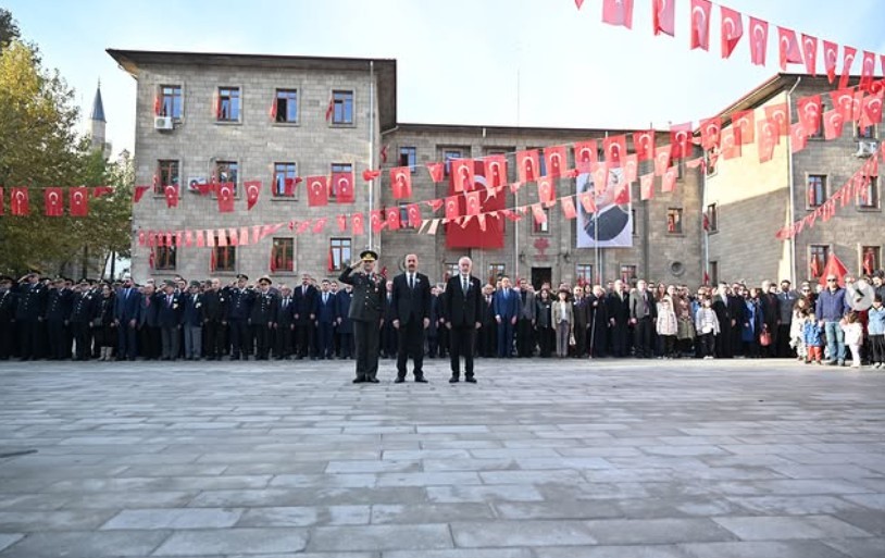Atatürk vefatının 87’nci yıl dönümünde Isparta’da törenle anıldı