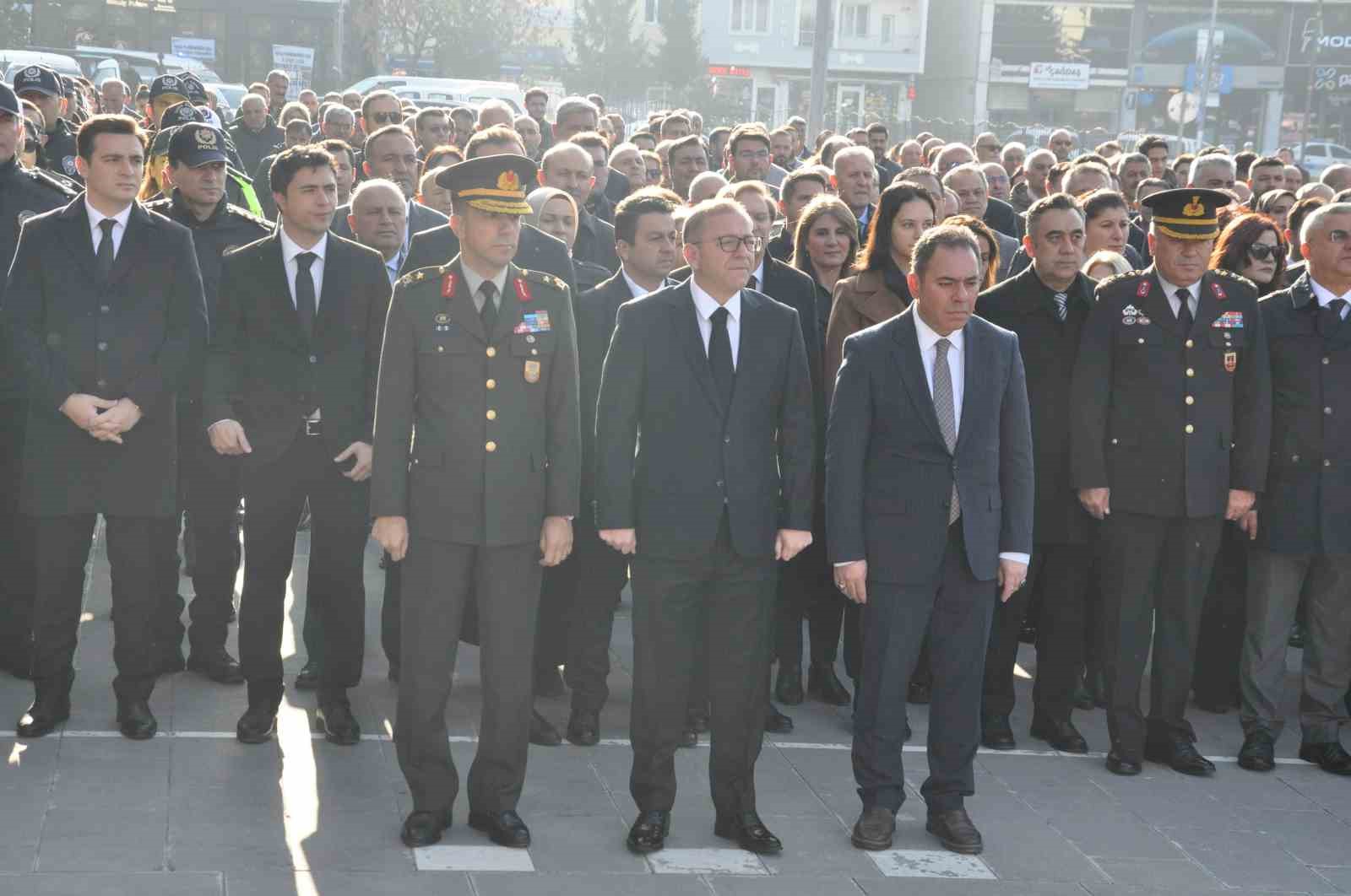 Atatürk ölümünün 87. yıldönümünde Kars’ta anıldı