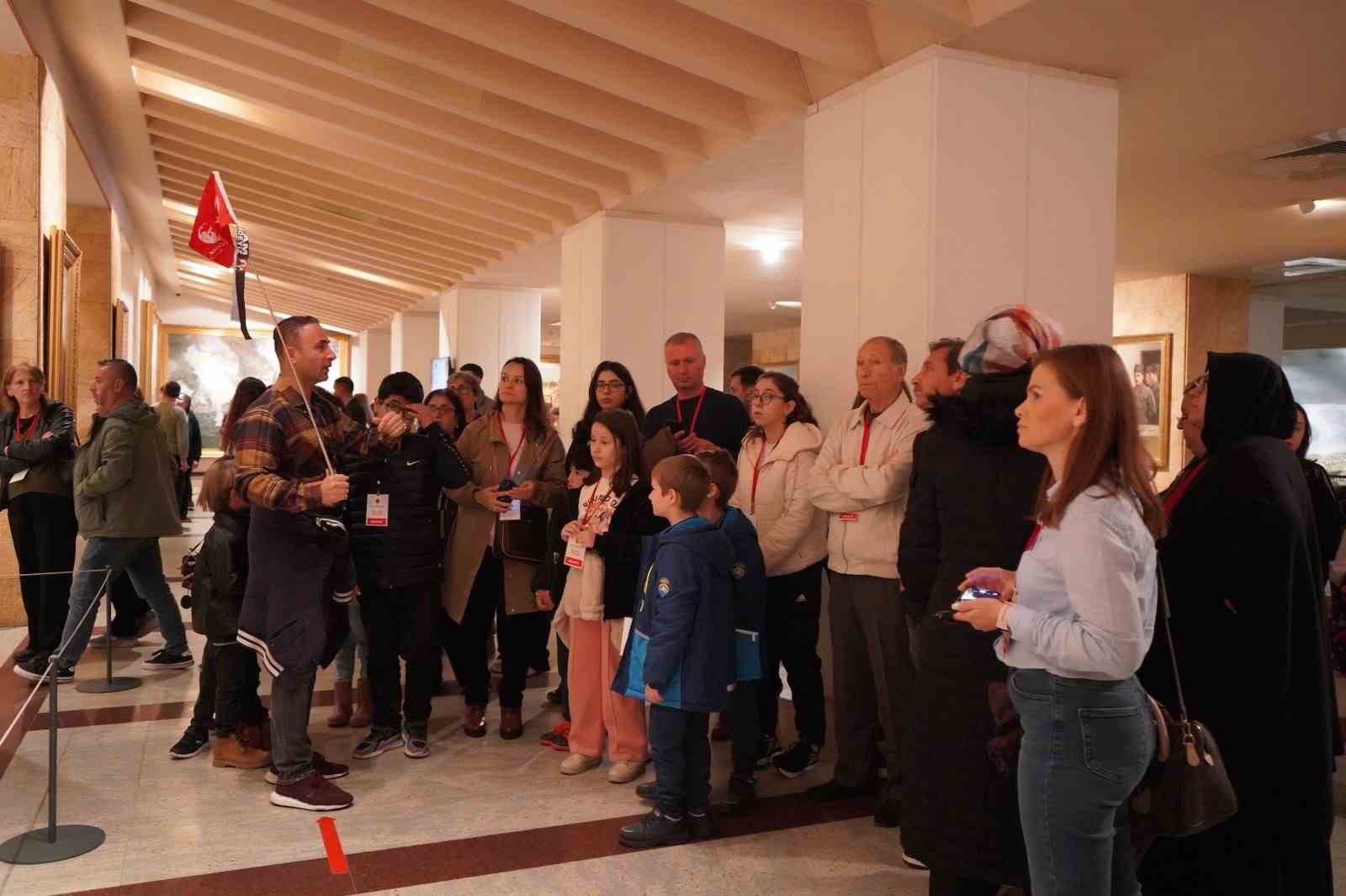 Yüzlerce Bilecikli anıtkabir ve tarihi yerleri ziyaret etti