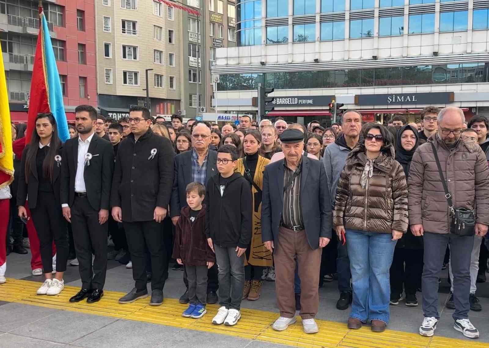 Atatürk vefatının 87. yıldönümünde Uşak’ta anıldı