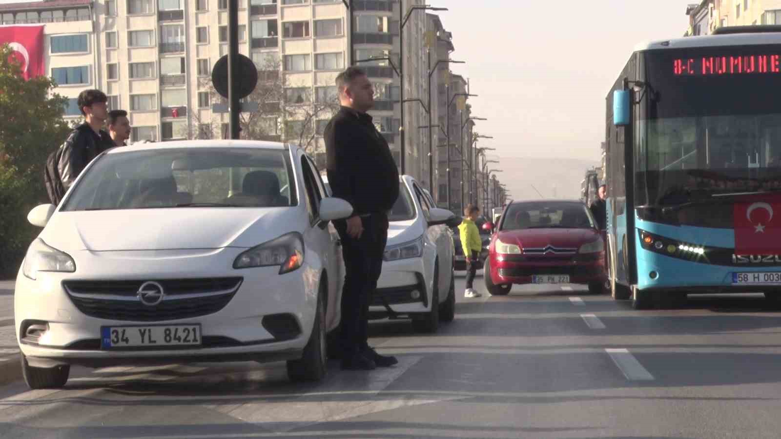 Atatürk, Cumhuriyetin temellerinin atıldığı Sivas’ta da anıldı
