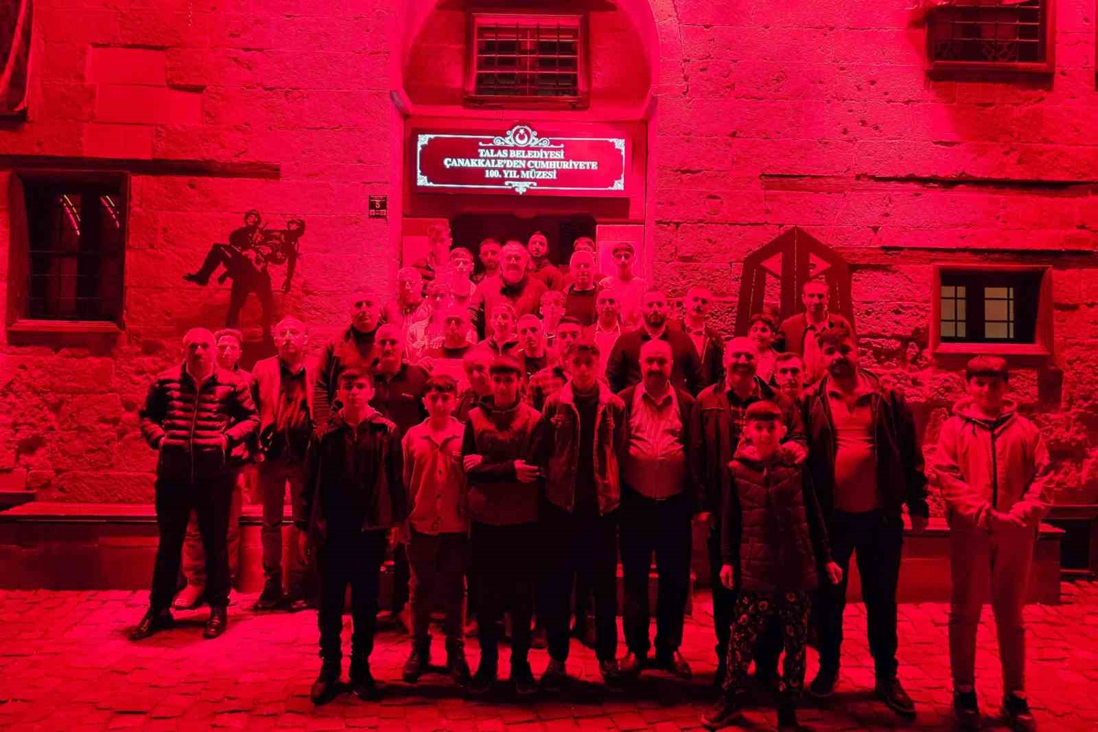 &Ccedil;ukurca&rsquo;dan geldiler, &Ccedil;anakkale M&uuml;zesi&rsquo;ni gezdiler
