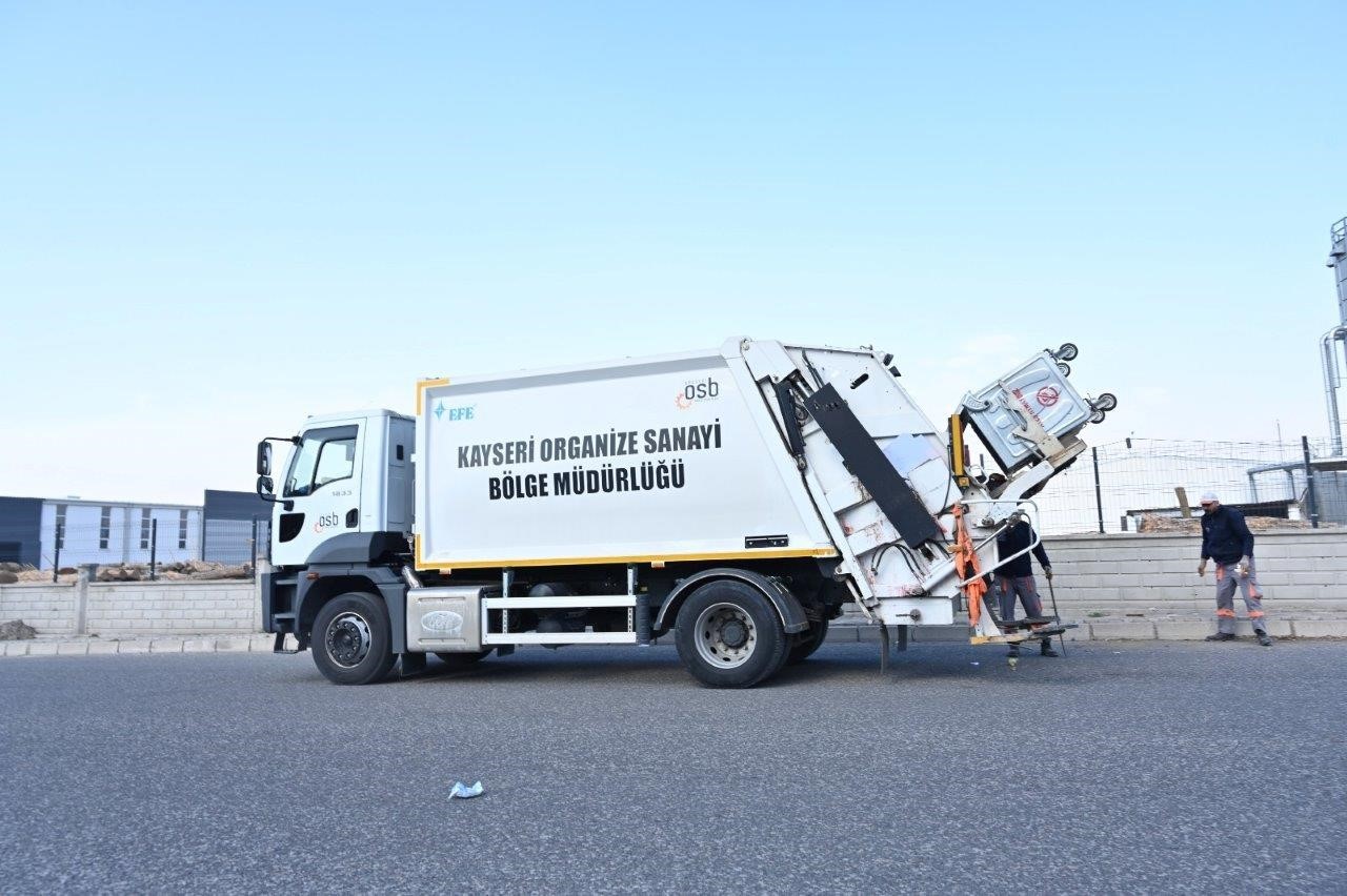 Kayseri OSB’de daha temiz caddeler için yatırım hız kesmedi