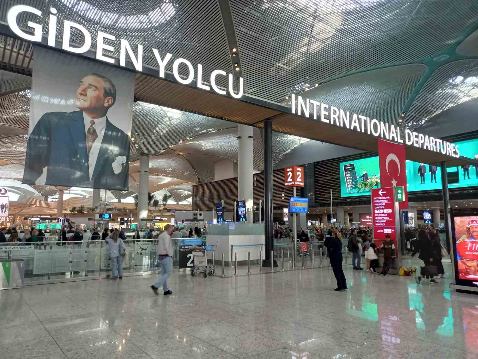 İstanbul Havalimanı’nda Atatürk’e saygı töreni
