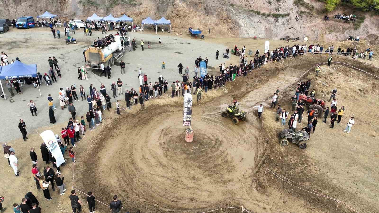 Gölcük’te ATV tutkunları zorlu parkurda mücadele etti
