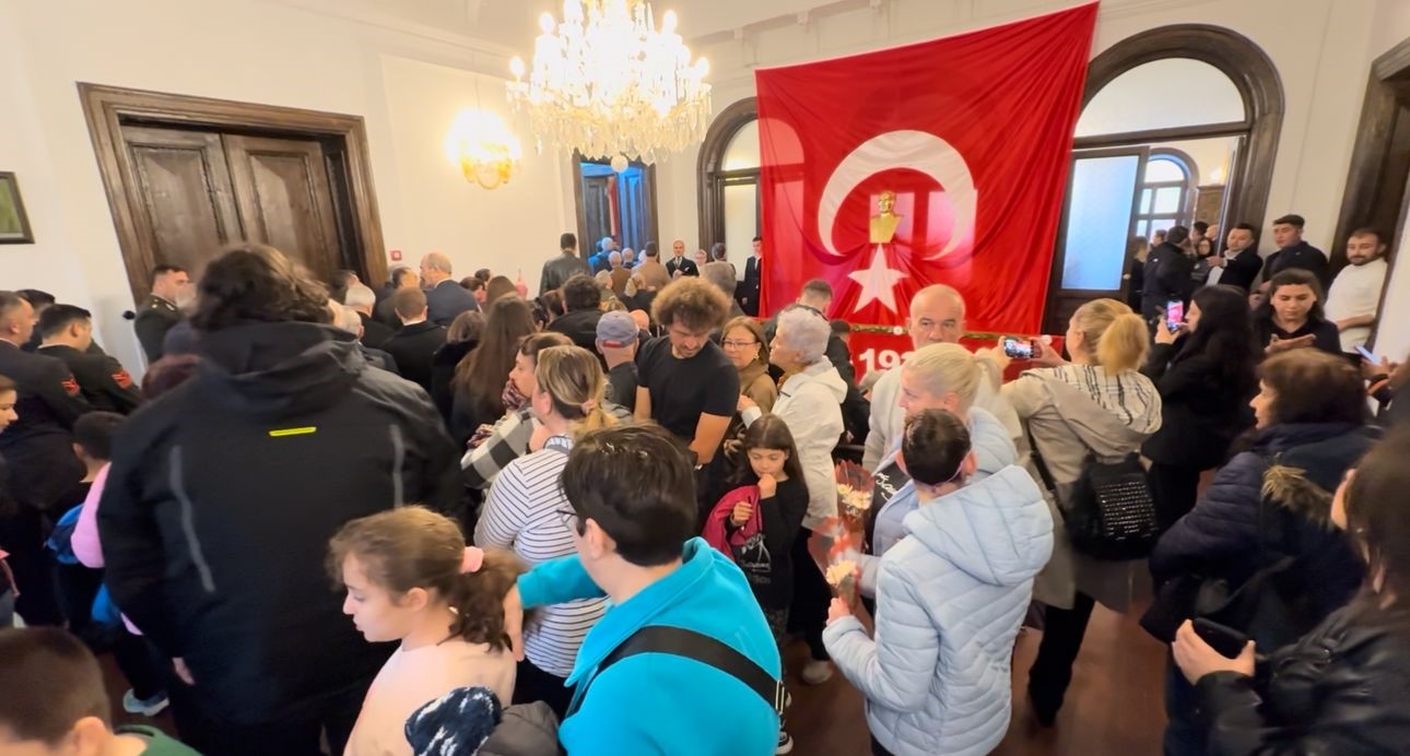 Atatürk Odası’na ziyaretçi akını