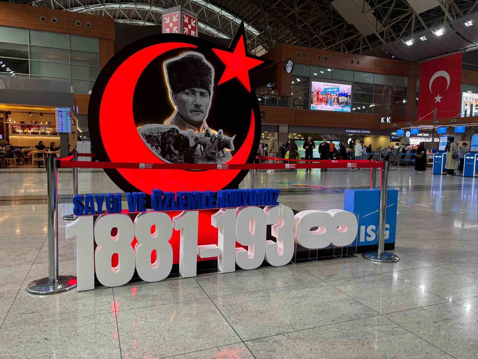 Atatürk 10 Kasım’da İstanbul Sabiha Gökçen’de anıldı