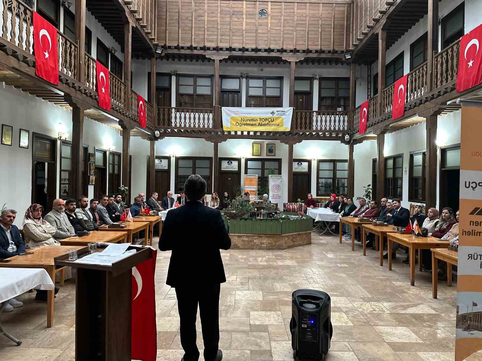 Fethi Gemuhluoğlu memleketi Arapgir’de anıldı
